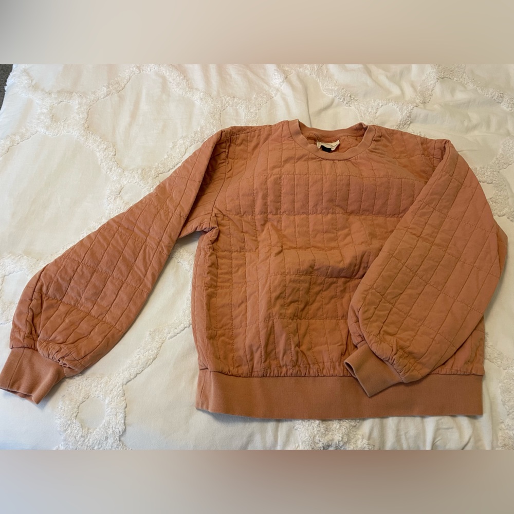 Universal Threads quilted sweatshirt pullover